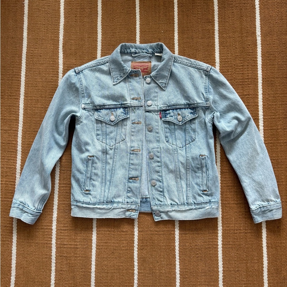 Levi’s Light Wash Denim Jean Jacket